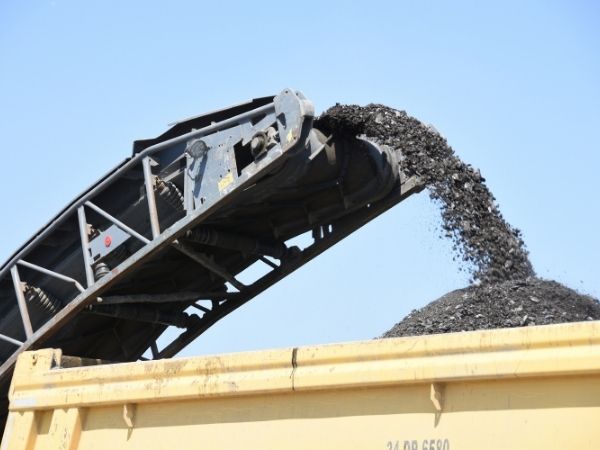 ​移动破碎机的五大特点和应注意的问题